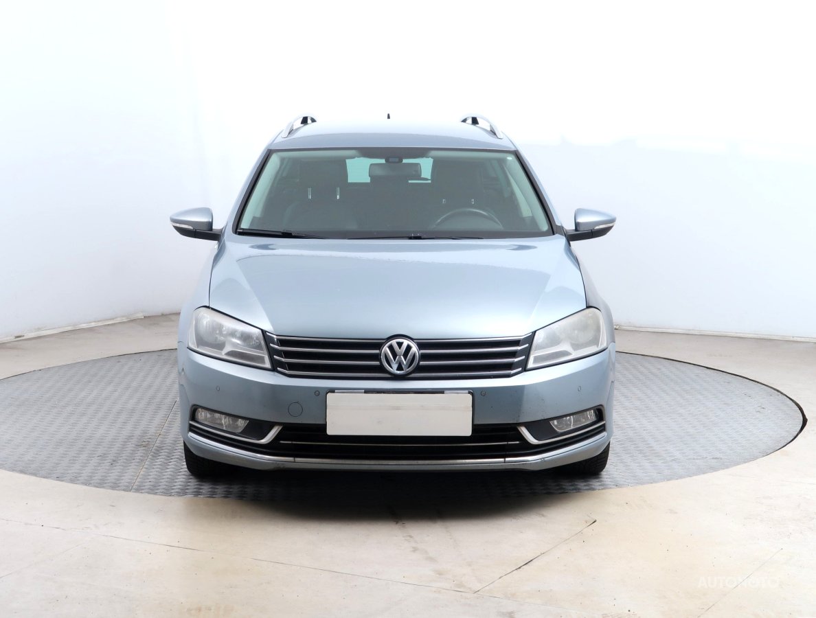 Volkswagen Passat, 2011 - pohled č. 2