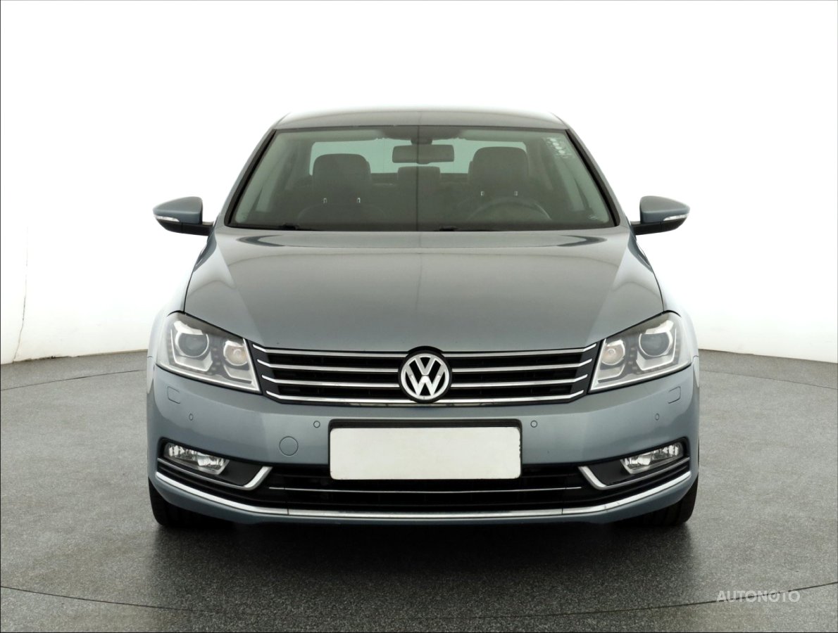 Volkswagen Passat, 2012 - pohled č. 2