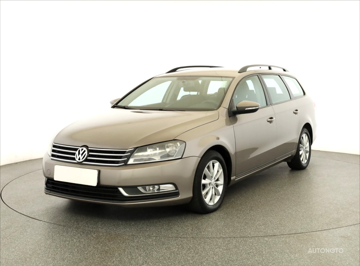 Volkswagen Passat, 2011 - pohled č. 3