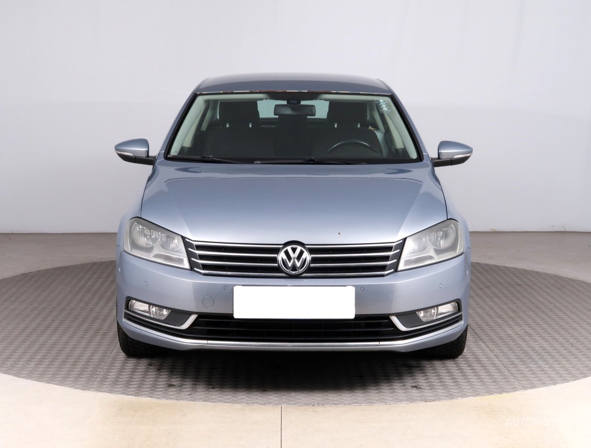 Volkswagen Passat, 2011 - pohled č. 2