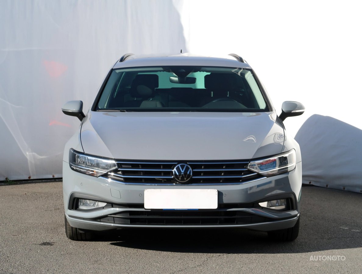 Volkswagen Passat, 2022 - pohled č. 2