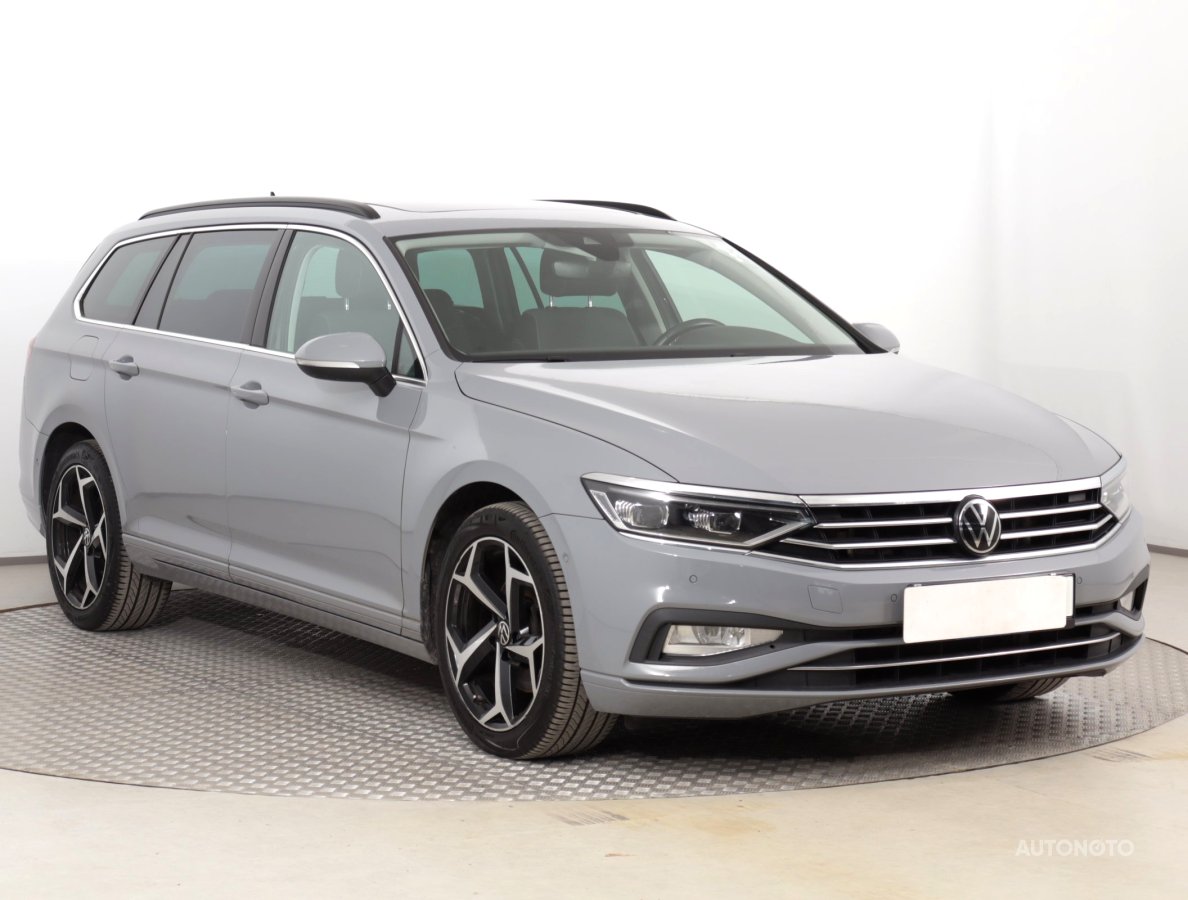 Volkswagen Passat, 2023 - celkový pohled