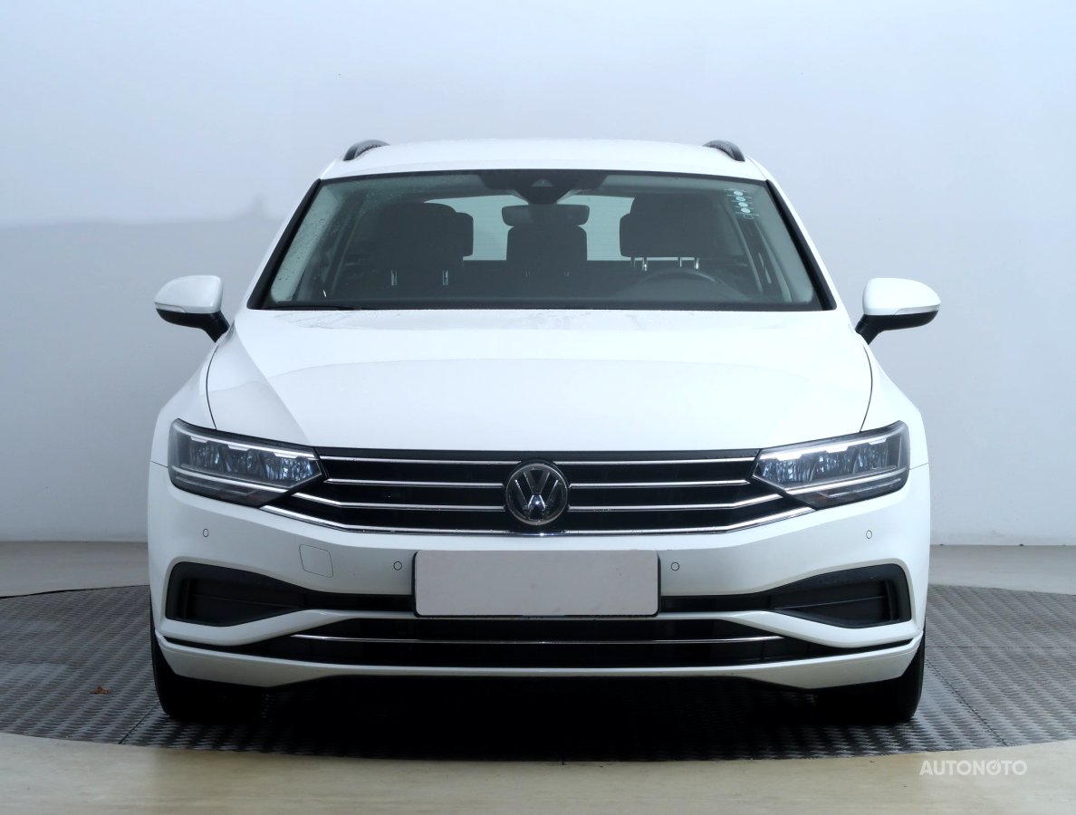 Volkswagen Passat, 2020 - pohled č. 2