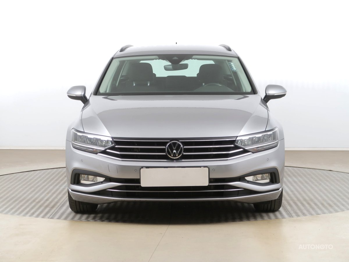 Volkswagen Passat, 2022 - pohled č. 2