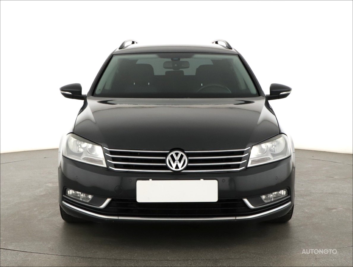 Volkswagen Passat, 2011 - pohled č. 2