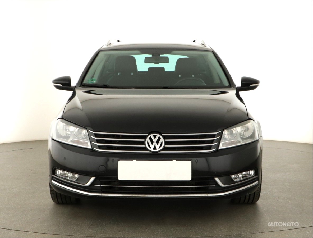 Volkswagen Passat, 2011 - pohled č. 2