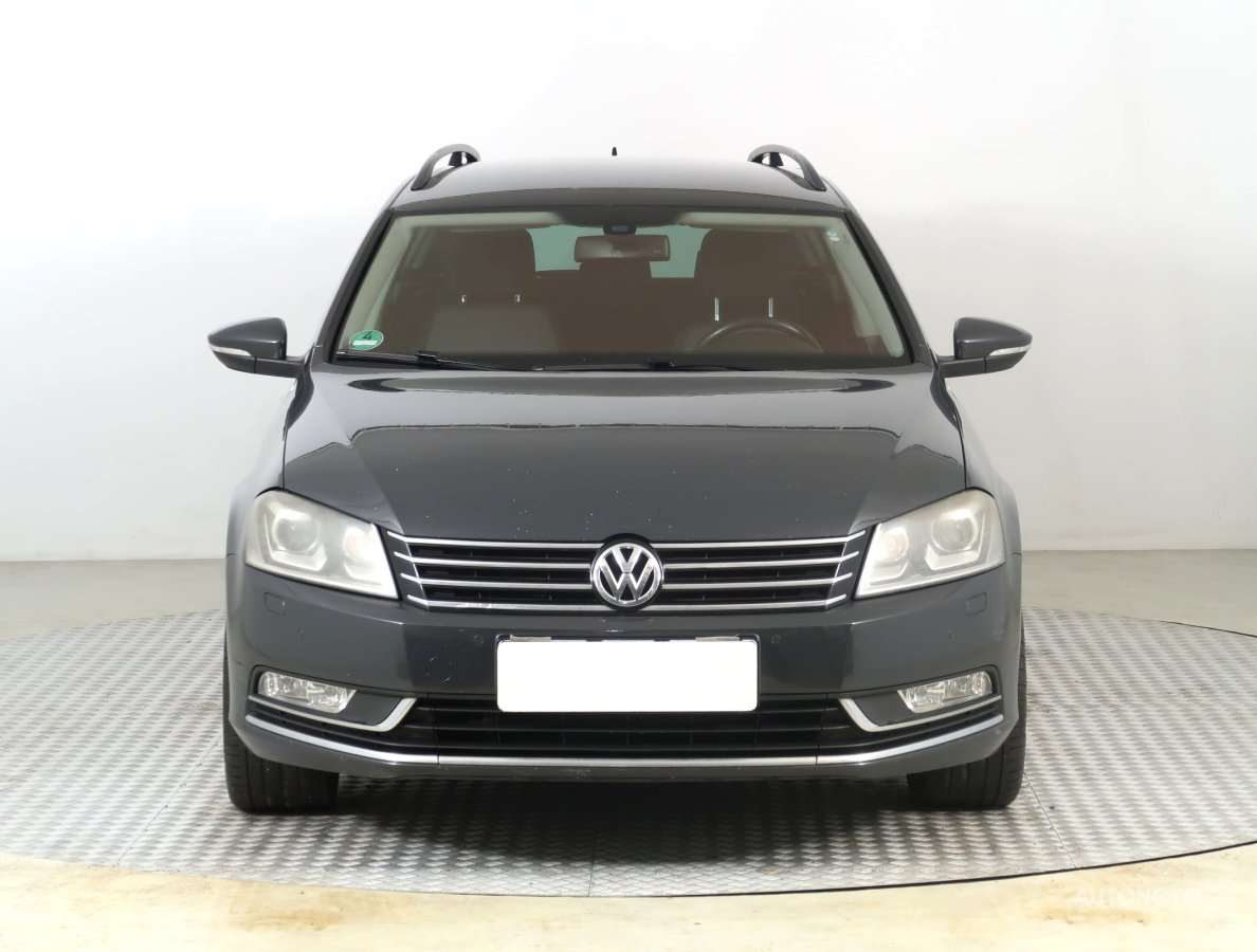 Volkswagen Passat, 2011 - pohled č. 2