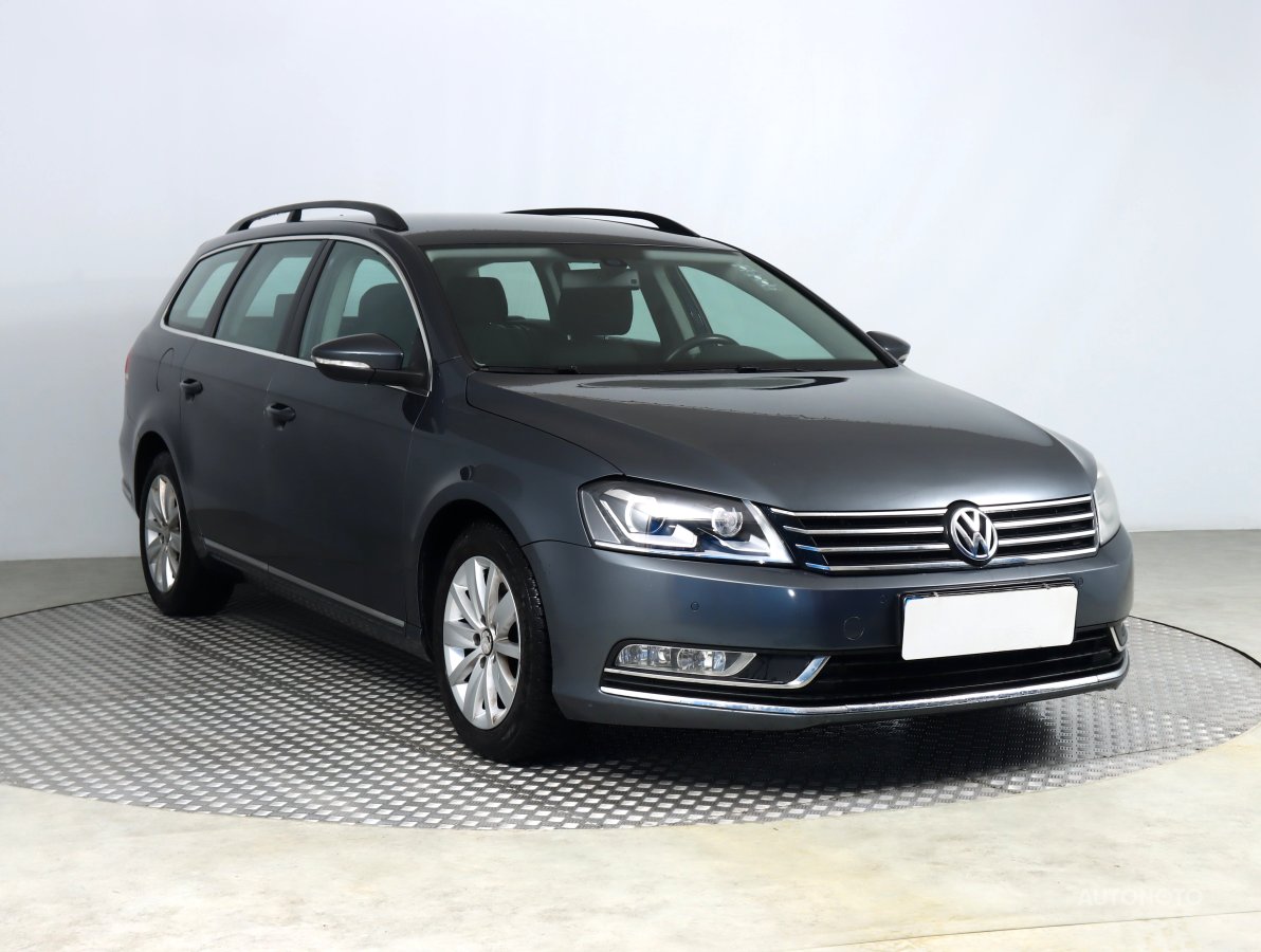 Volkswagen Passat, 2011 - celkový pohled