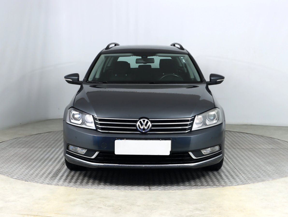 Volkswagen Passat, 2011 - pohled č. 2