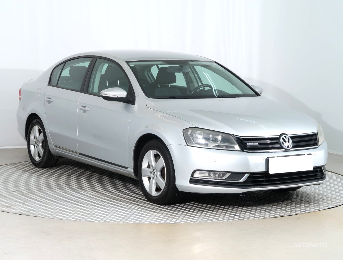 Volkswagen Passat, 2011 - celkový pohled