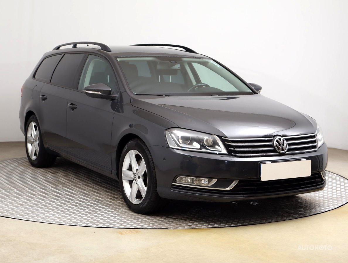 Volkswagen Passat, 2011 - celkový pohled