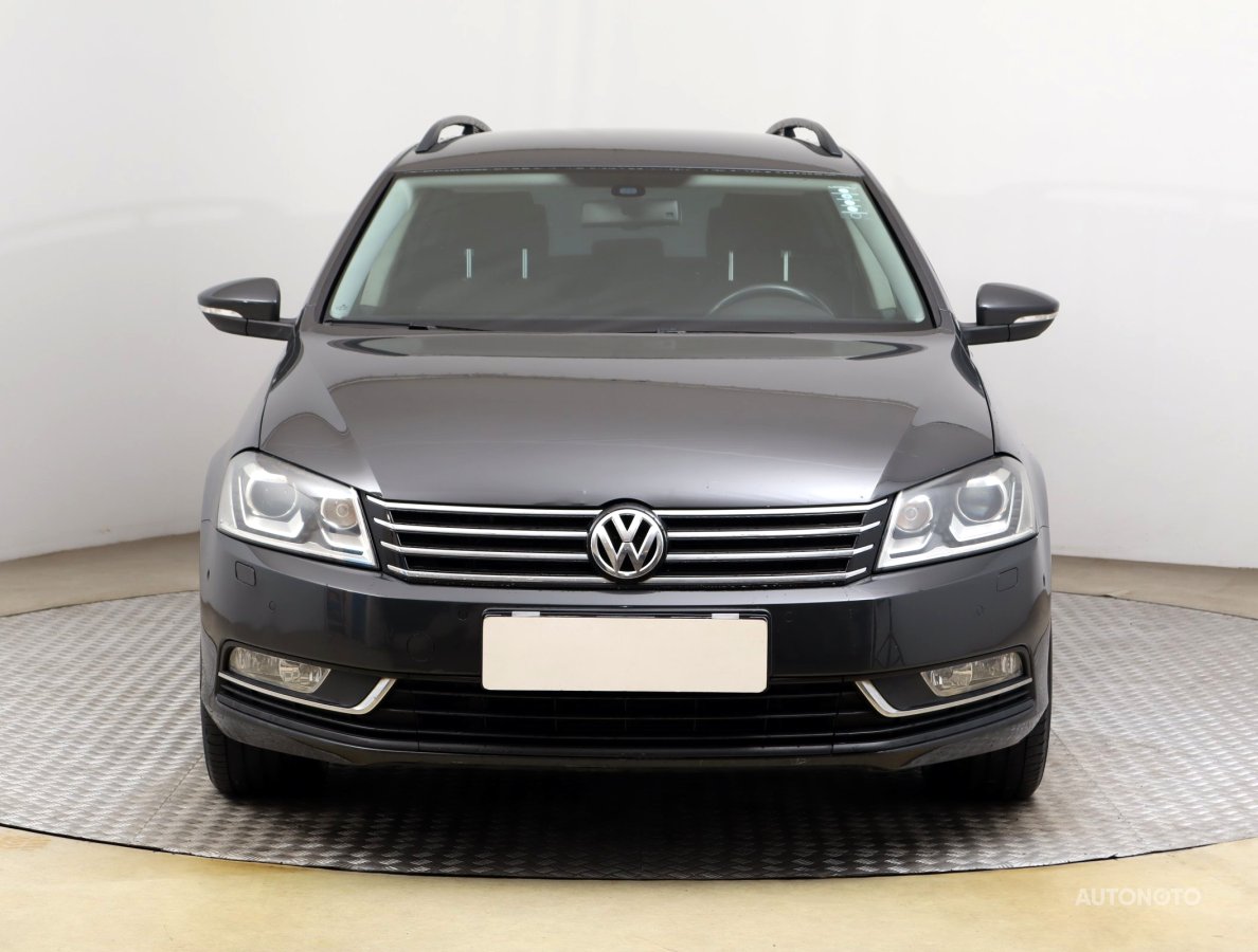 Volkswagen Passat, 2011 - pohled č. 2