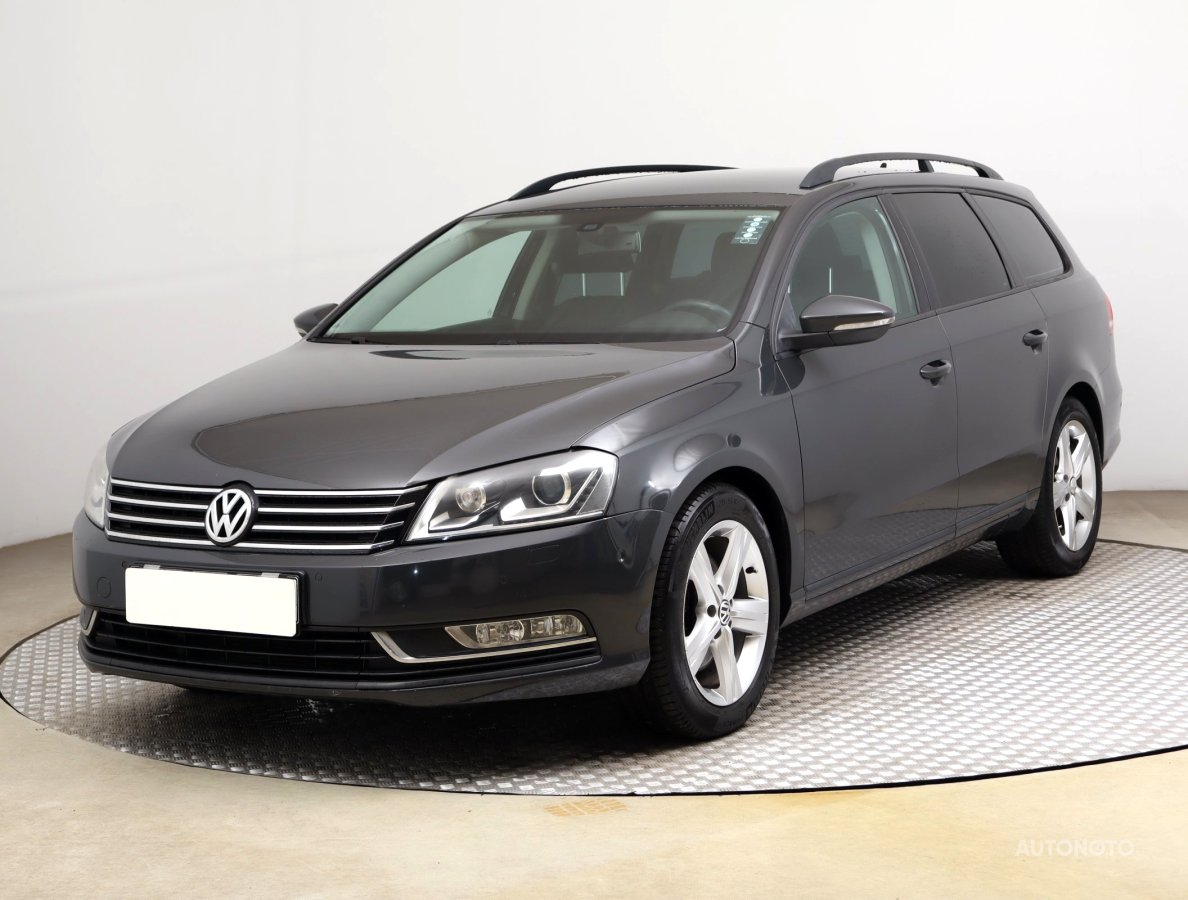 Volkswagen Passat, 2011 - pohled č. 3