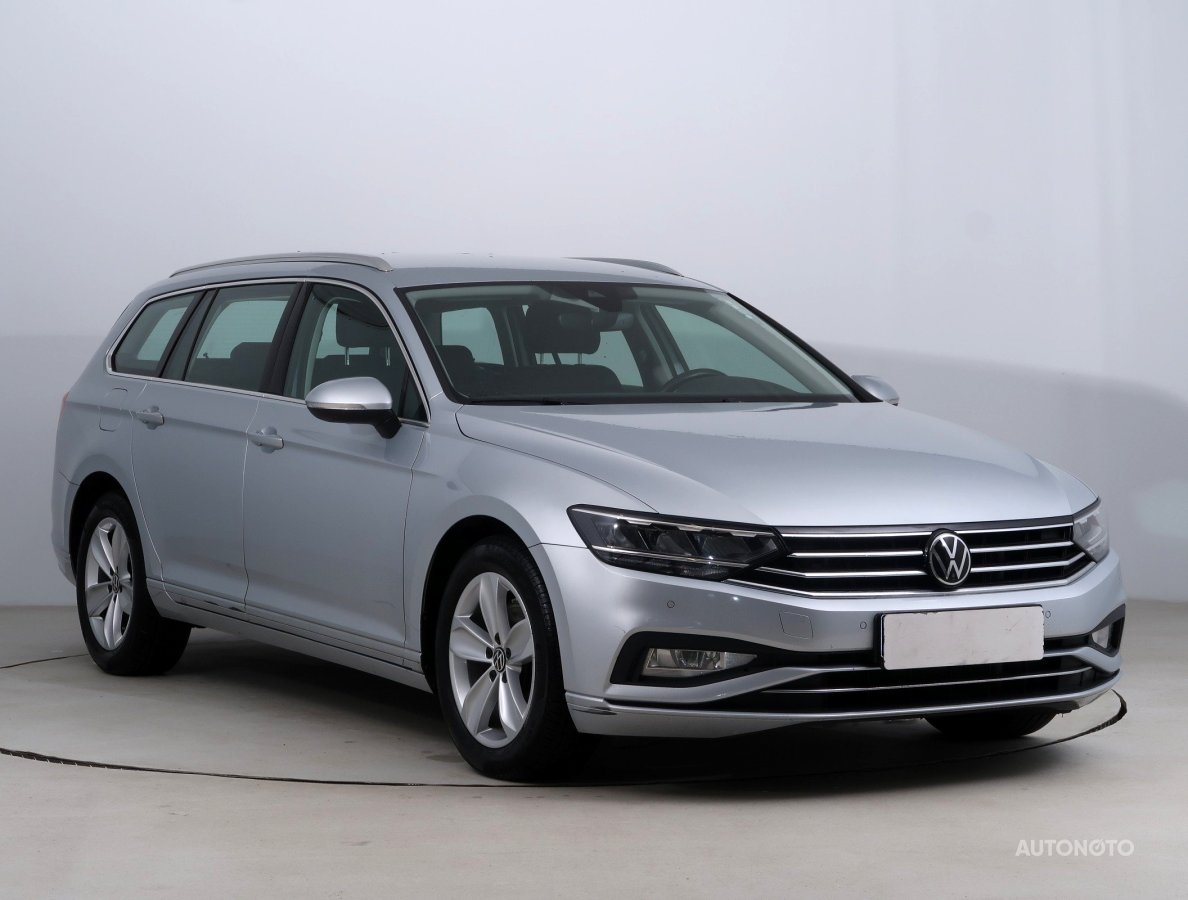 Volkswagen Passat, 2022 - celkový pohled