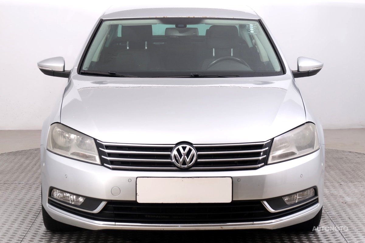 Volkswagen Passat, 2011 - pohled č. 2