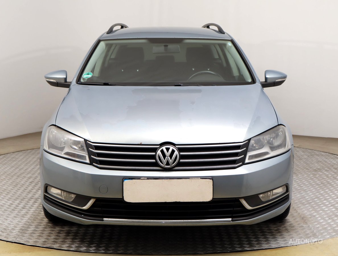 Volkswagen Passat, 2012 - pohled č. 2
