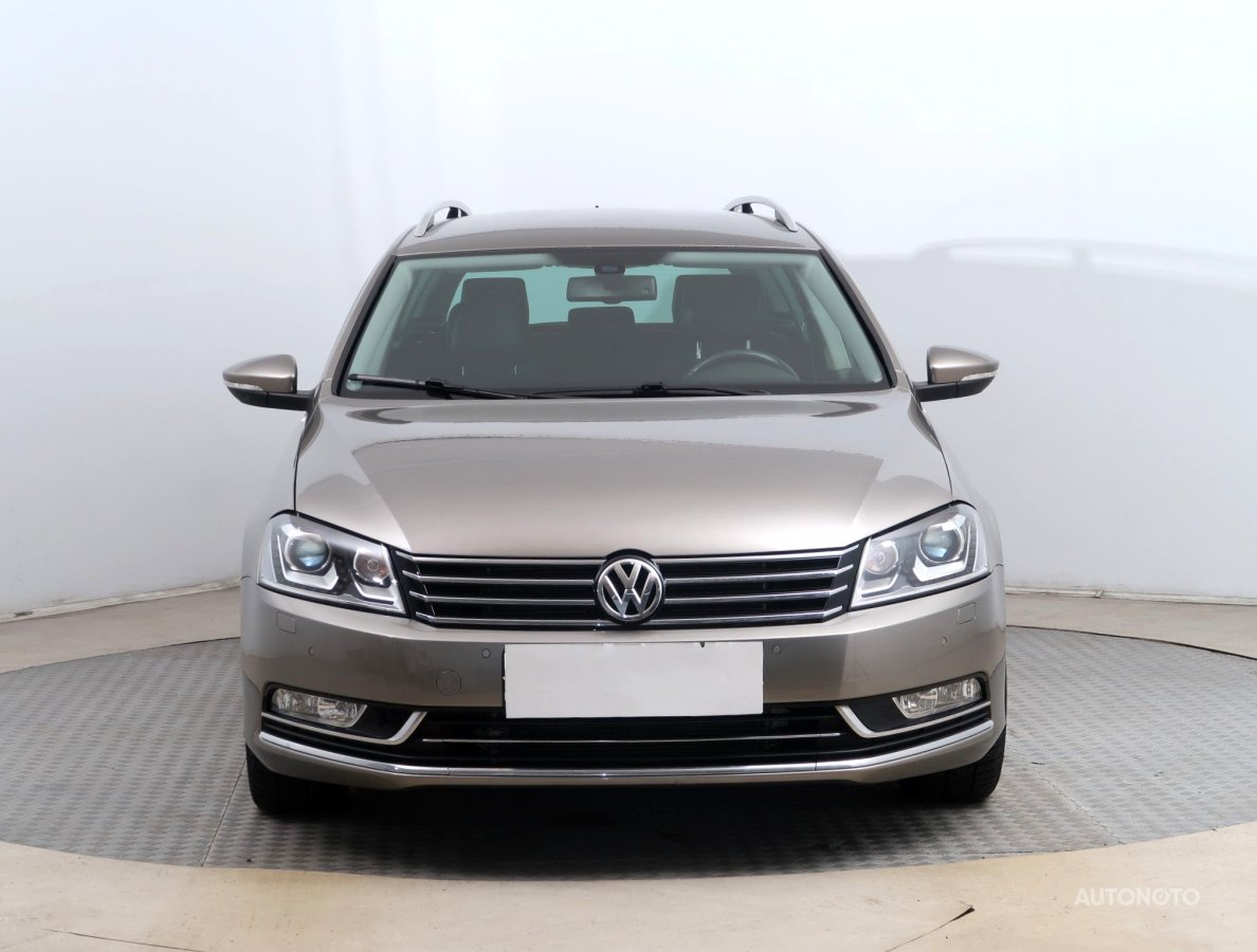 Volkswagen Passat, 2012 - pohled č. 2