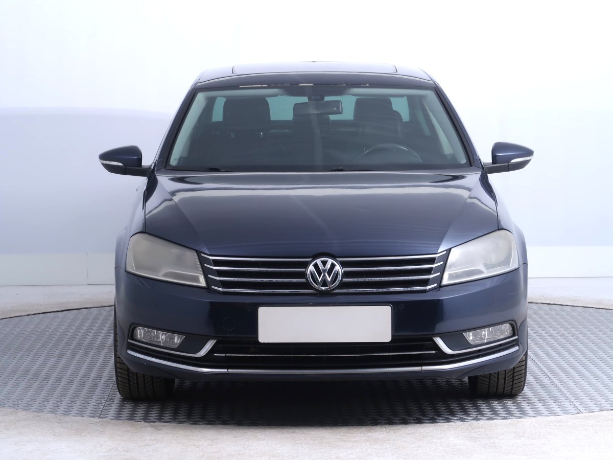 Volkswagen Passat, 2011 - pohled č. 2
