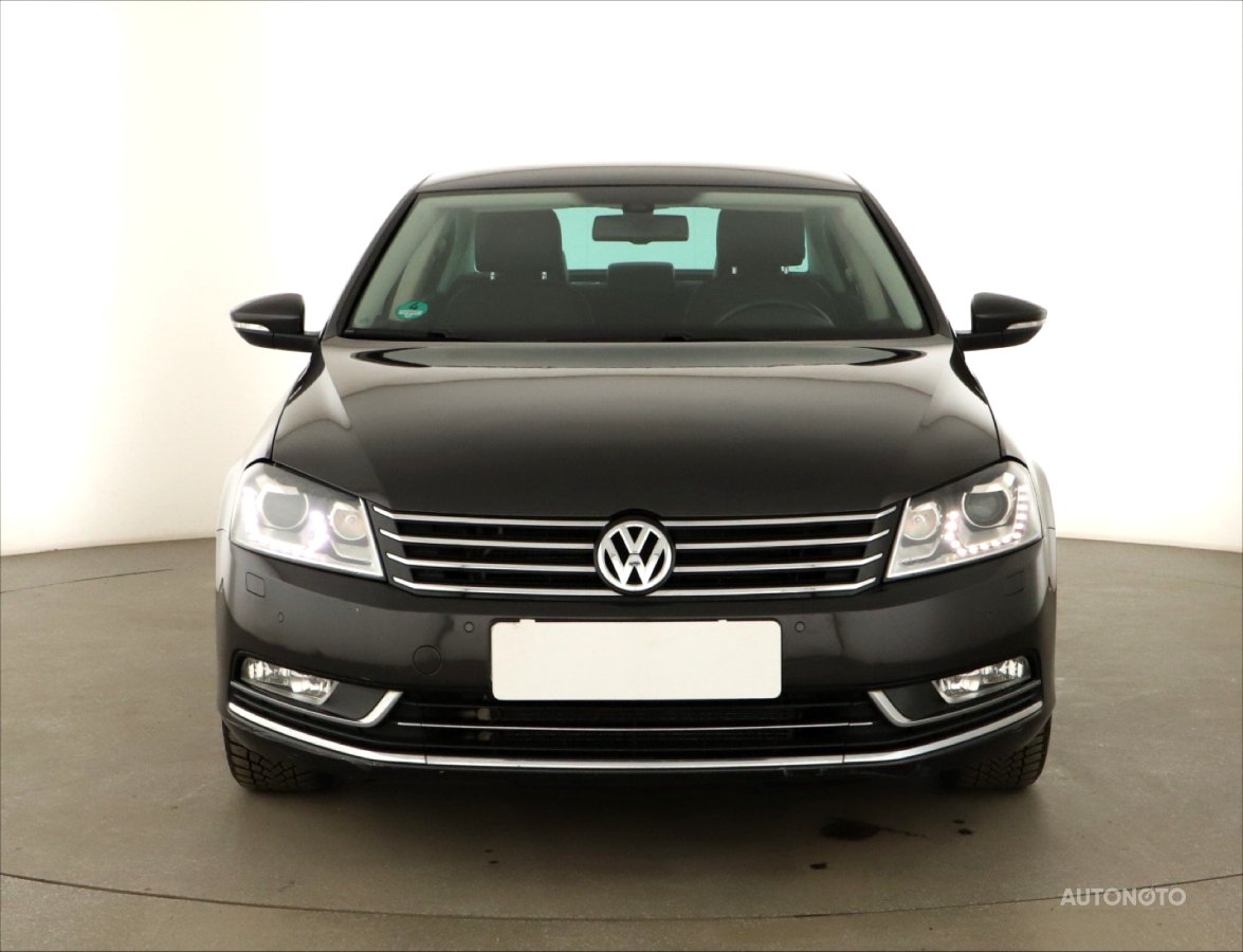 Volkswagen Passat, 2011 - pohled č. 2