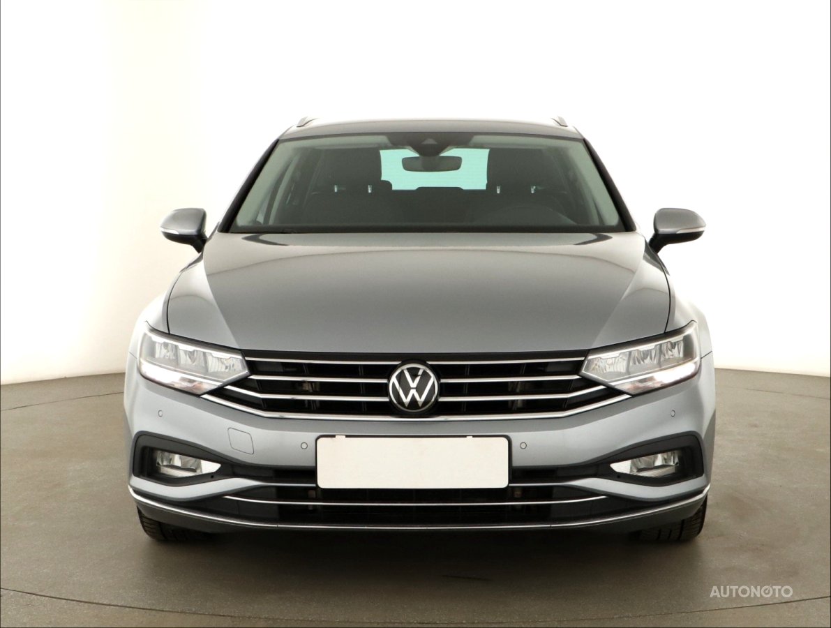 Volkswagen Passat, 2022 - pohled č. 2