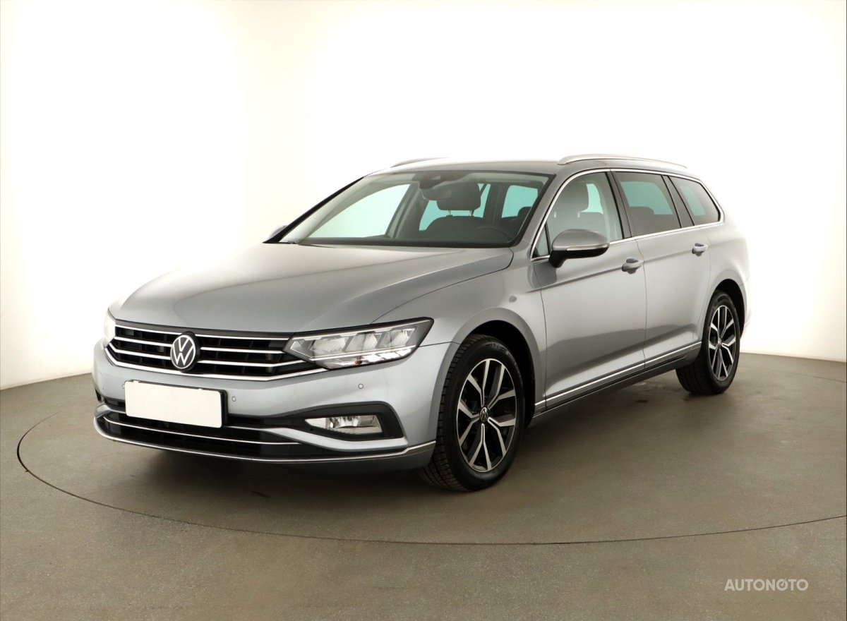 Volkswagen Passat, 2022 - pohled č. 3