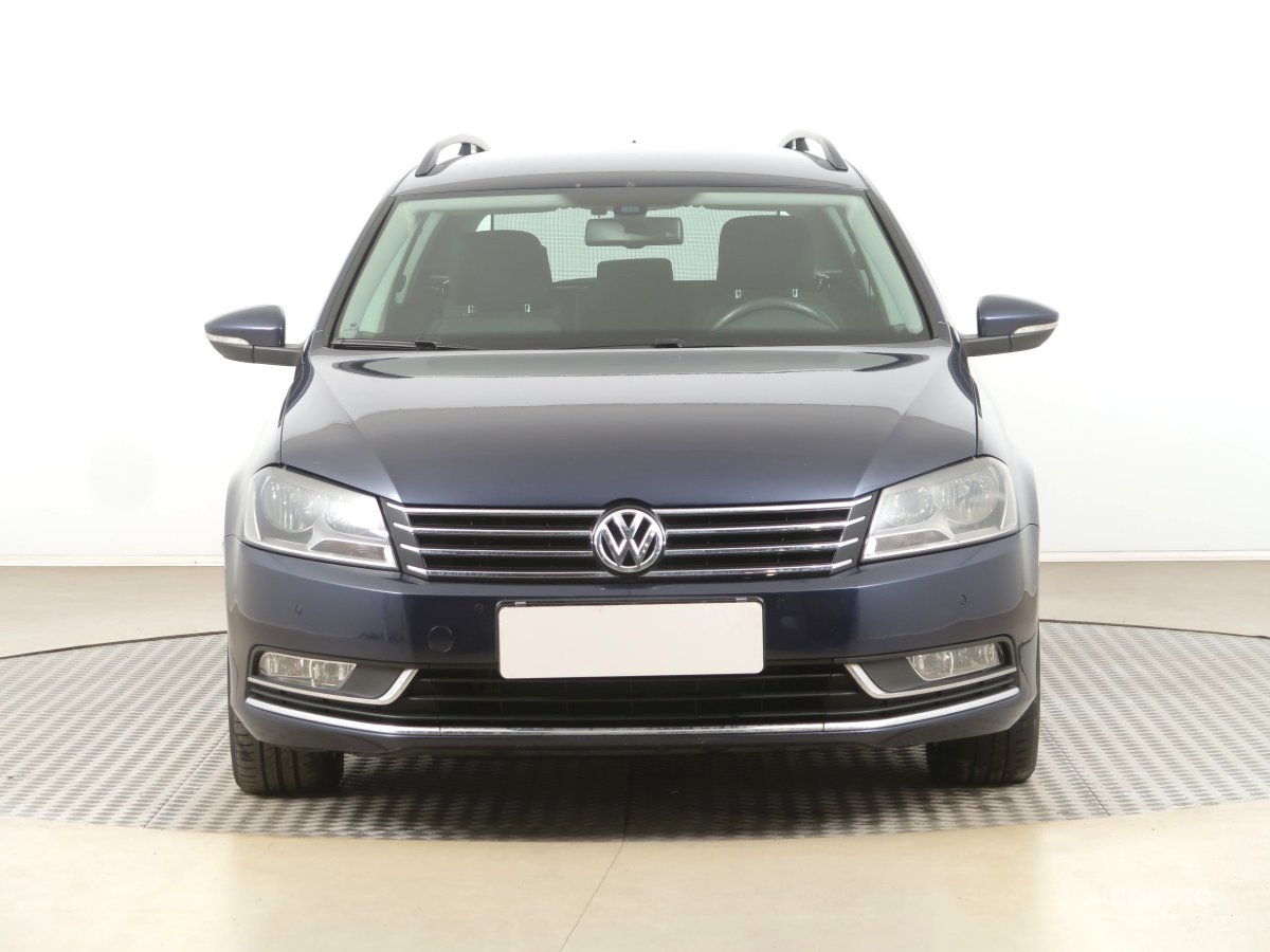 Volkswagen Passat, 2011 - pohled č. 2