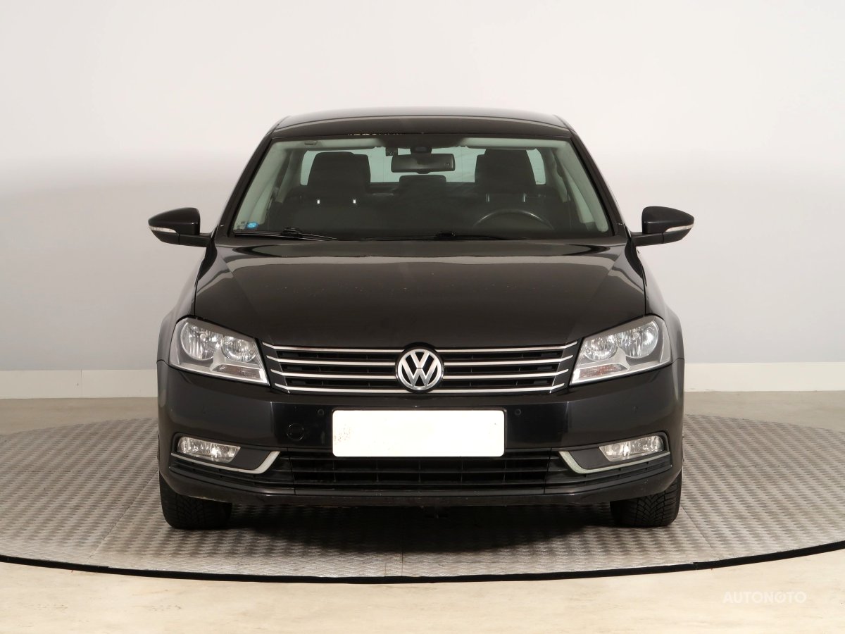 Volkswagen Passat, 2011 - pohled č. 2