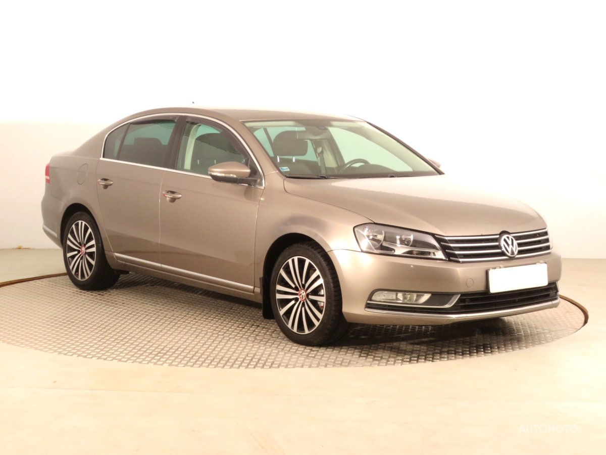 Volkswagen Passat, 2012 - celkový pohled