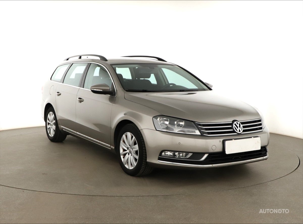 Volkswagen Passat, 2012 - celkový pohled