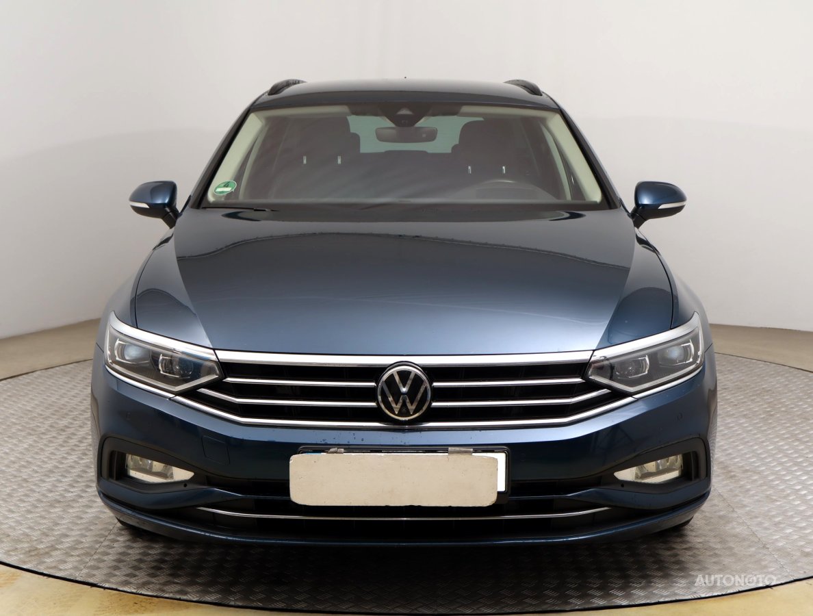 Volkswagen Passat, 2021 - pohled č. 2