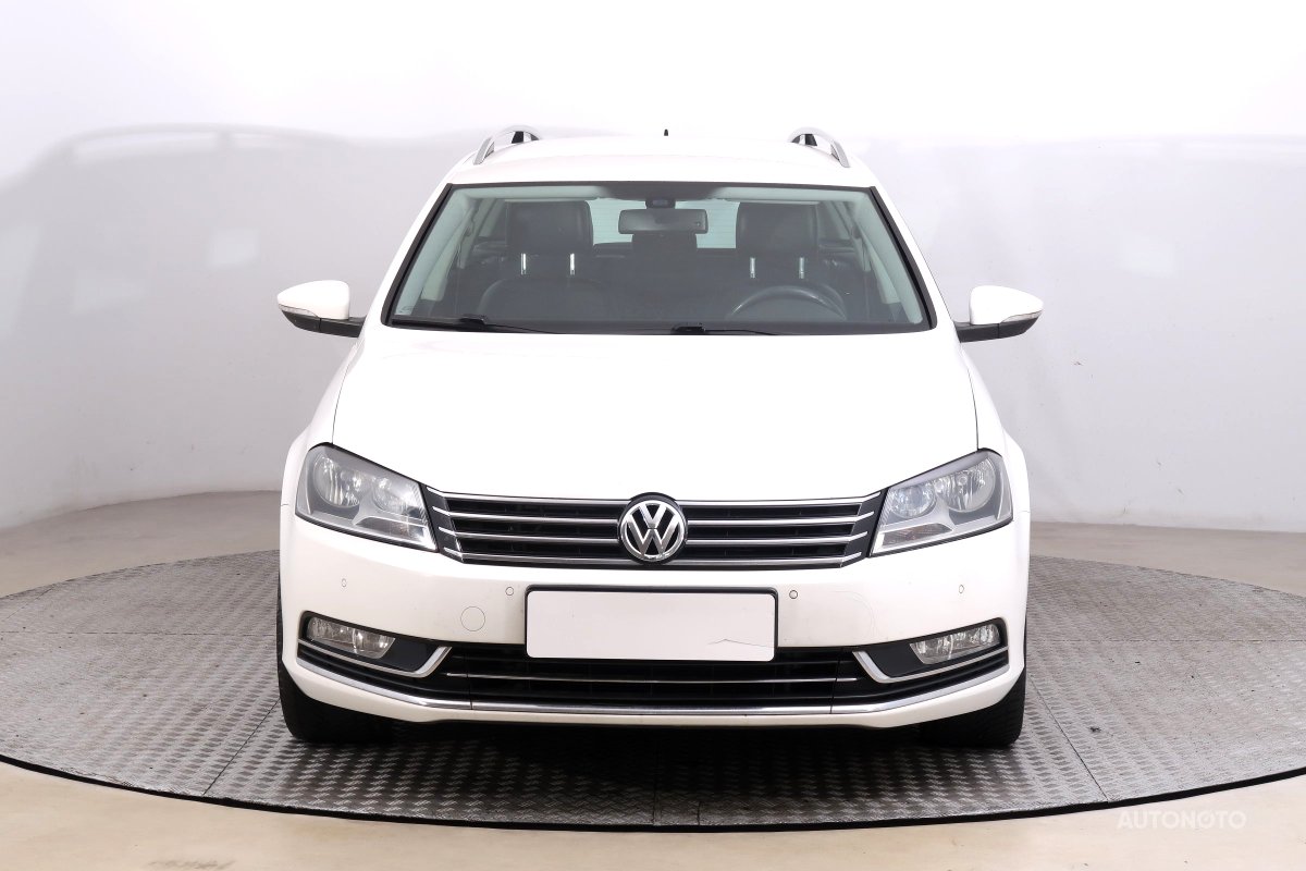 Volkswagen Passat, 2011 - pohled č. 2