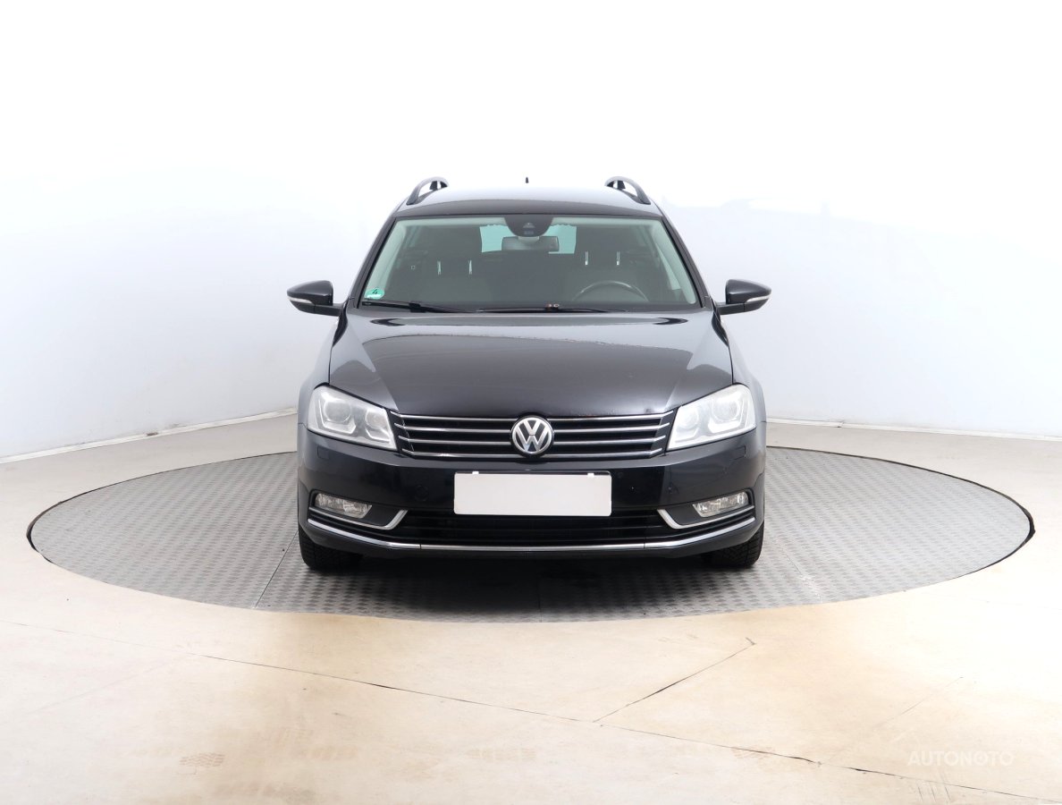Volkswagen Passat, 2011 - pohled č. 2