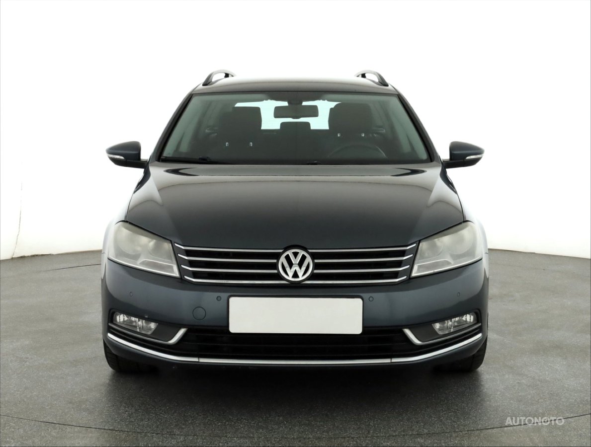 Volkswagen Passat, 2011 - pohled č. 2