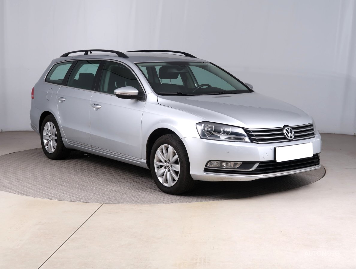 Volkswagen Passat, 2011 - celkový pohled