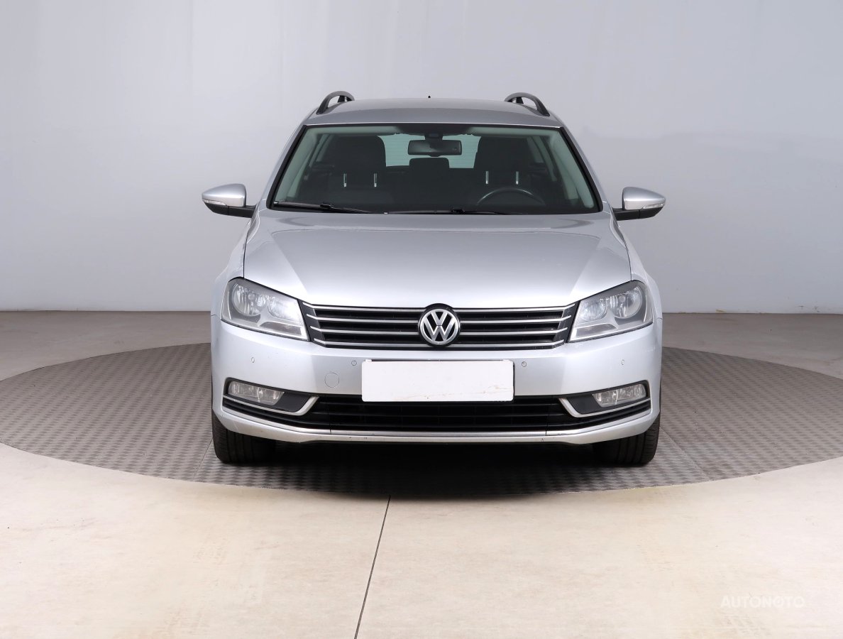 Volkswagen Passat, 2011 - pohled č. 2