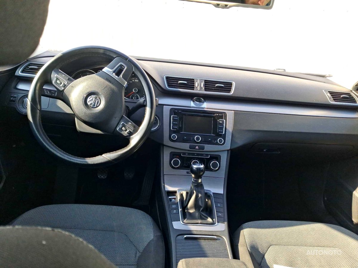 Volkswagen Passat, 2011 - pohled č. 3