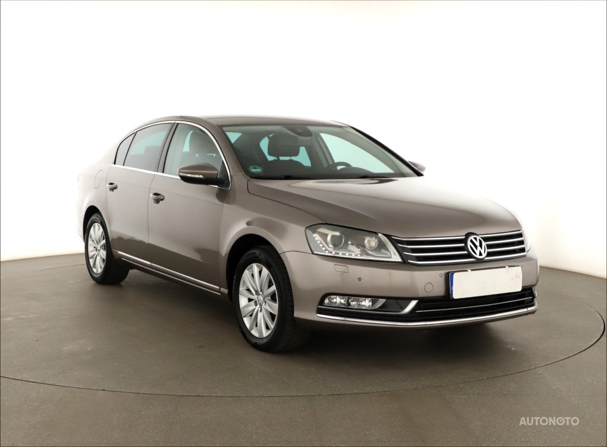 Volkswagen Passat, 2011 - celkový pohled