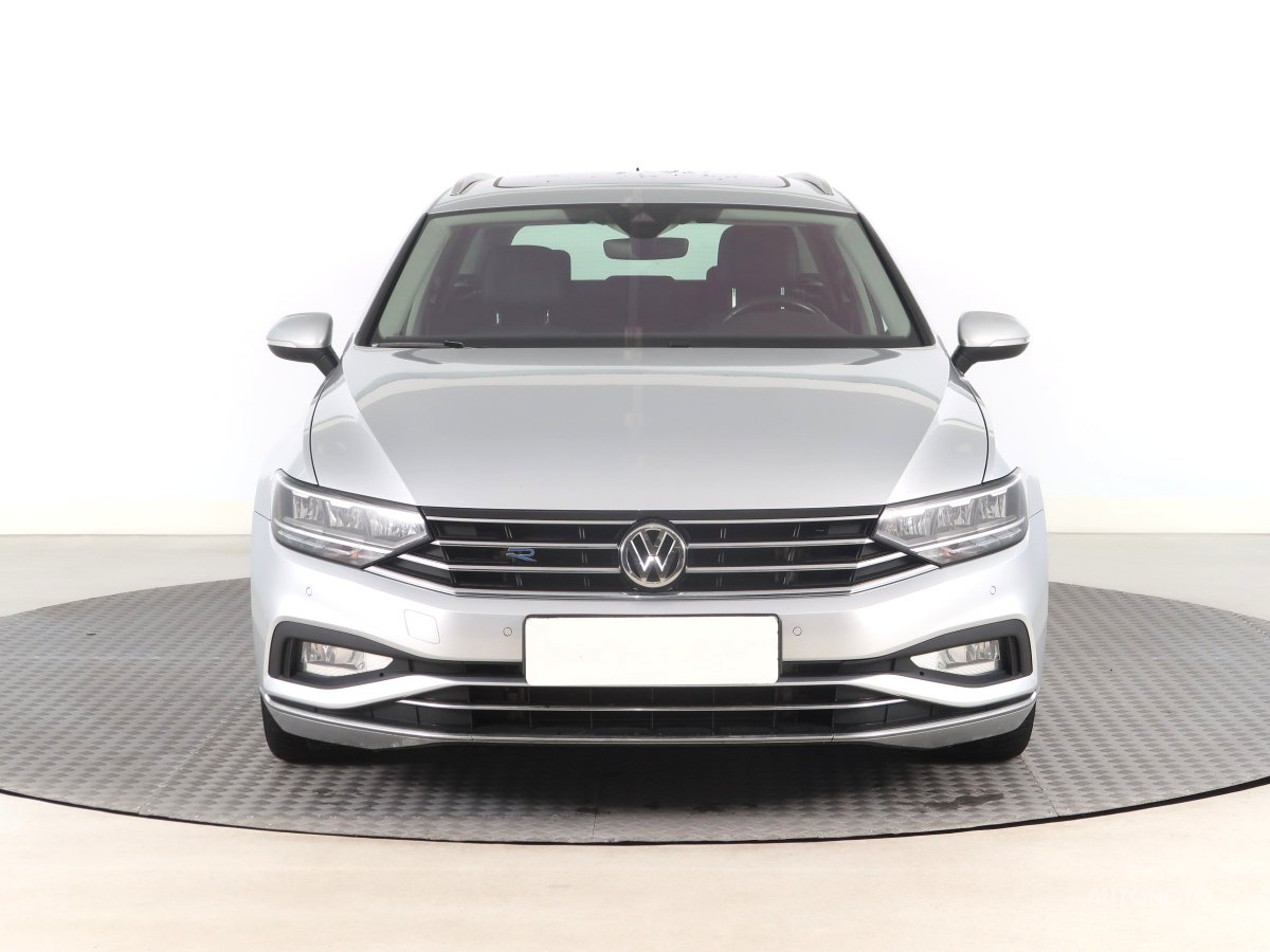 Volkswagen Passat, 2020 - pohled č. 2
