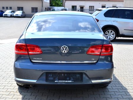 Volkswagen Passat, 2011 - pohled č. 4