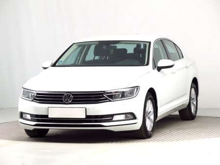 Volkswagen Passat, 2017 - pohled č. 3