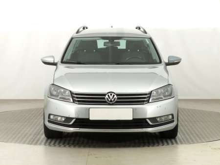 Volkswagen Passat, 2011 - pohled č. 2