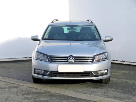 Volkswagen Passat, 2011 - pohled č. 2
