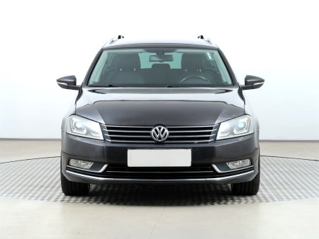 Volkswagen Passat, 2011 - pohled č. 2