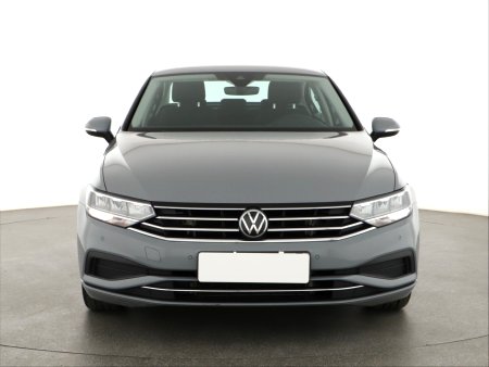 Volkswagen Passat, 2022 - pohled č. 2