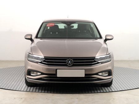 Volkswagen Passat, 2019 - pohled č. 2