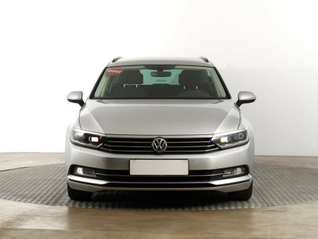 Volkswagen Passat, 2019 - pohled č. 2