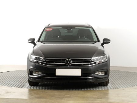 Volkswagen Passat, 2021 - pohled č. 2