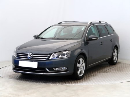 Volkswagen Passat, 2011 - pohled č. 3