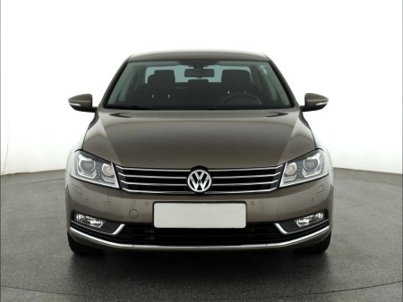 Volkswagen Passat, 2011 - pohled č. 2