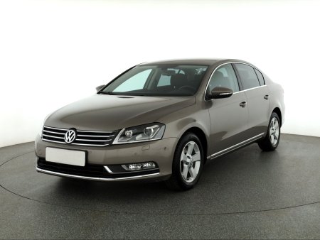 Volkswagen Passat, 2011 - pohled č. 3